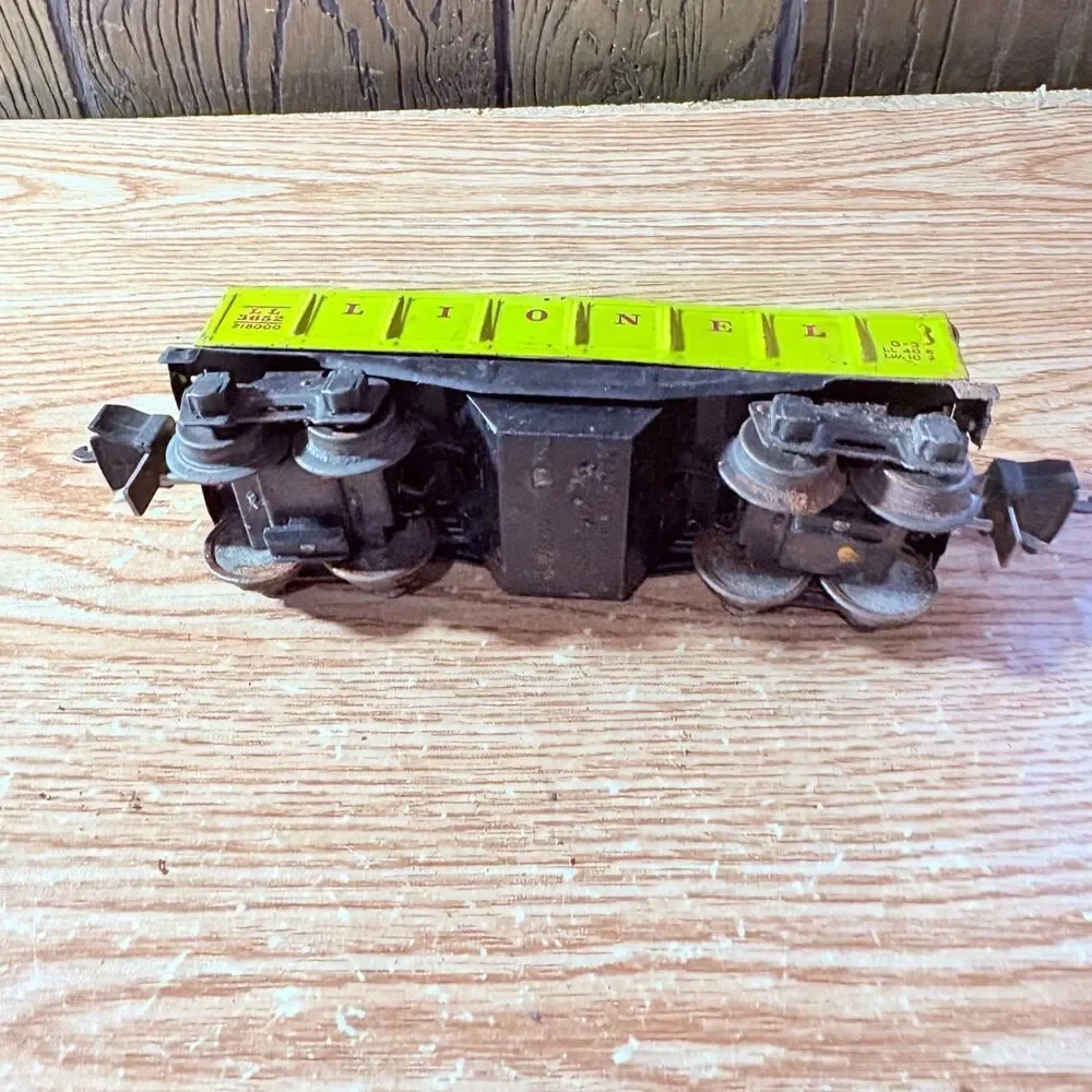 Lionel Vintage Original O Gauge Prewar 3652 Yellow 0perating Gondola